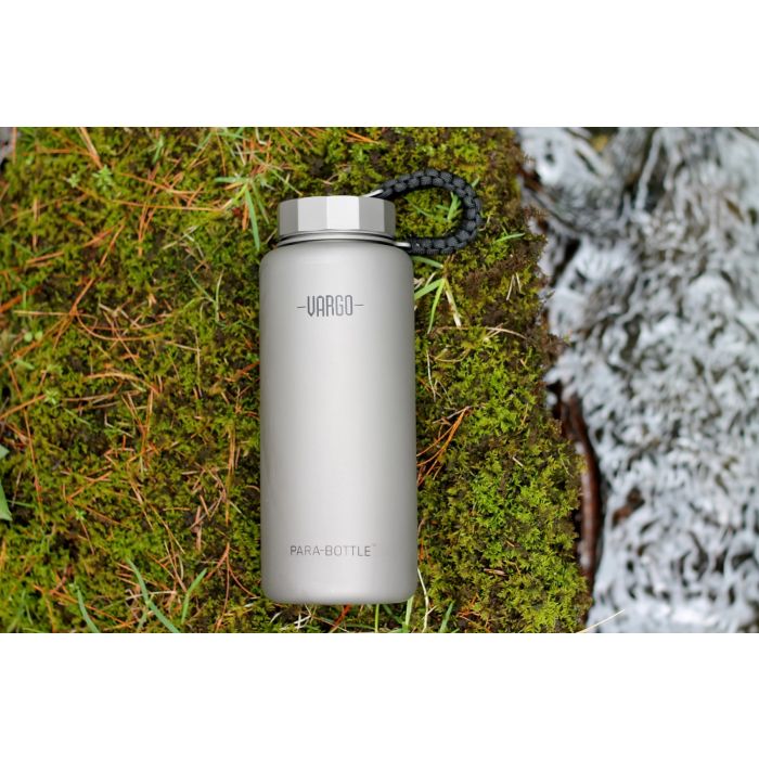 Titanium Para-Bottle™ lying on grass